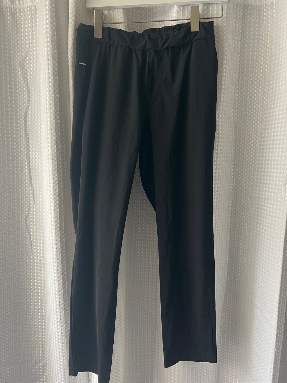 Vuori Black Women's Elastic-Waist Ankle Pants